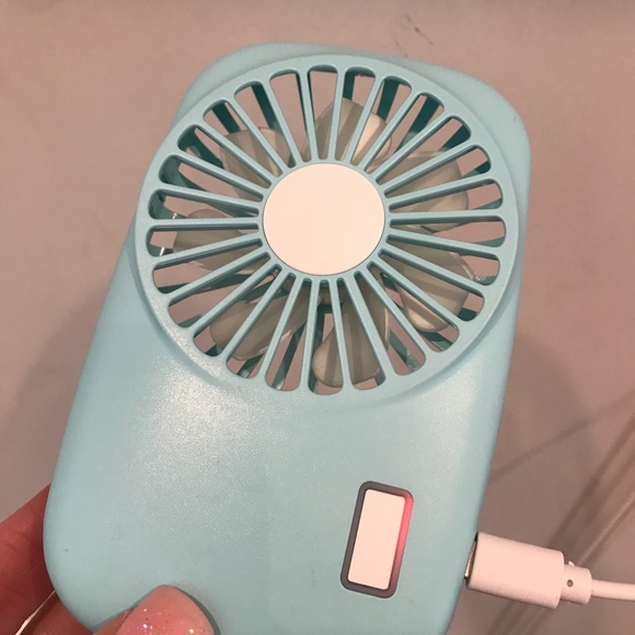 🦋Blu Butterfly Travel Fan - Aqua or White - USB rechargeable. - Picture 9 of 9